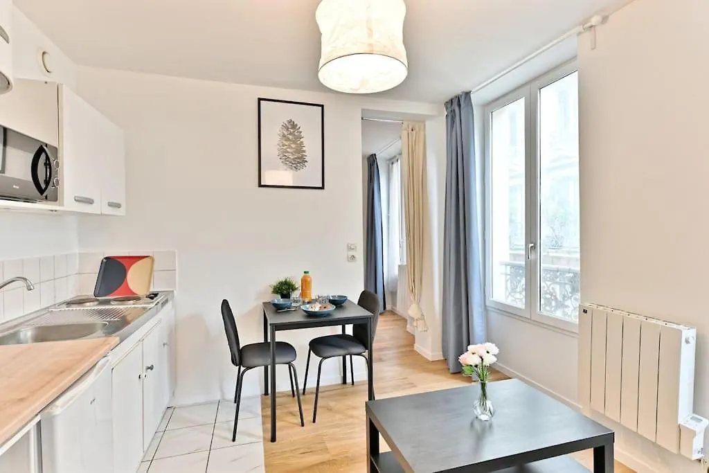 Apartament Proche Mairie 10eme Arrondissement Paryż